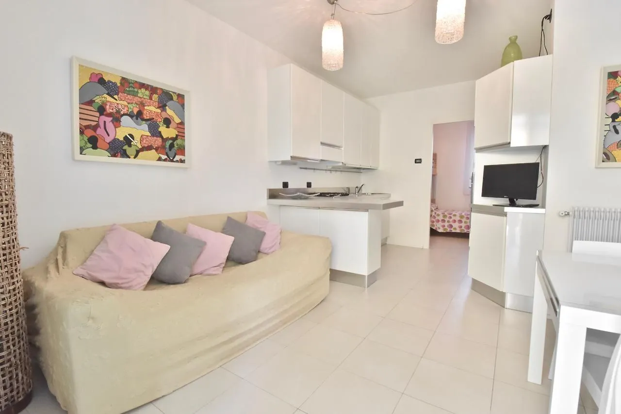 Liro Apartments Lido di Jesolo 0*,